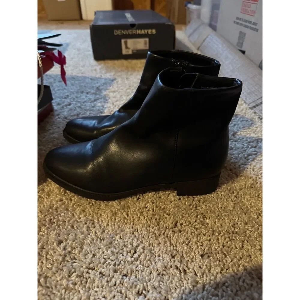 Uniqlo Women’s Black Chelsea Boots size 7.5